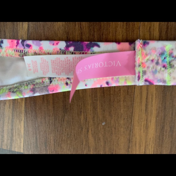 Victoria secret bombshell swim top 36b - Picture 3 of 4